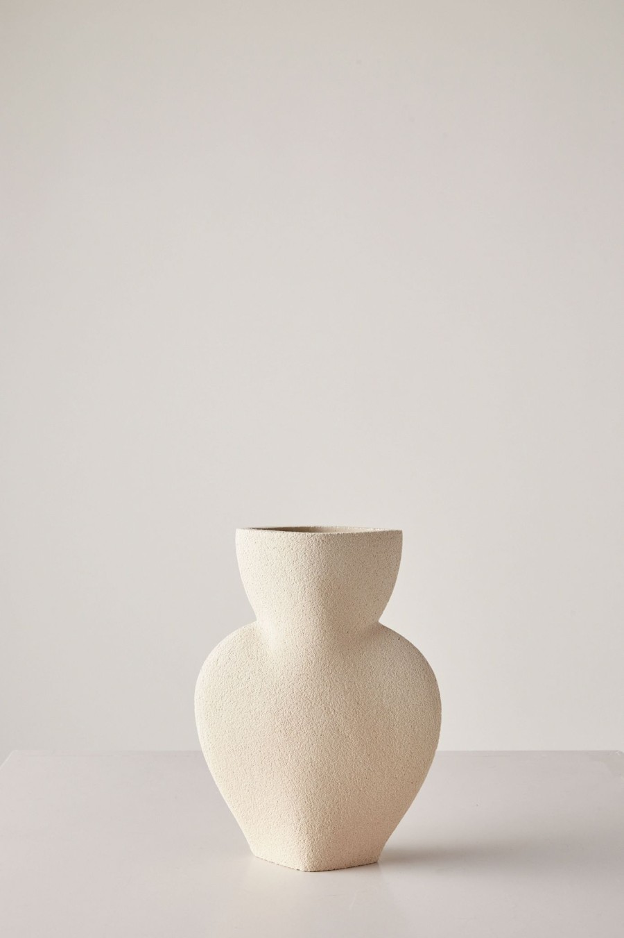 Home + Lifestyle INI CERAMIQUE | Ini Ceramique Ceramic Vase Amphora In White